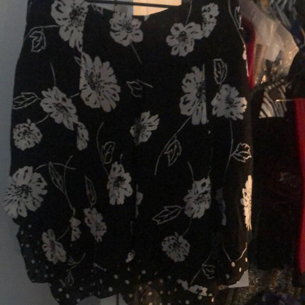 Versatile fun skirt By Jones New York